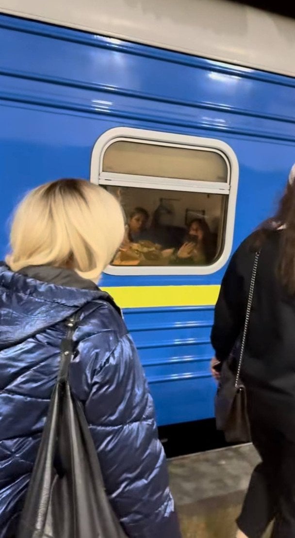 Мама і донька Камалії / © instagram.com/kamaliyaofficial