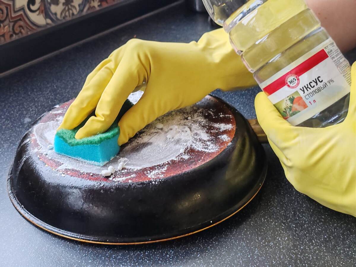 Експерти пояснили, як очистити сковорідку від нагару та жиру за лічені хвилини – корисні поради