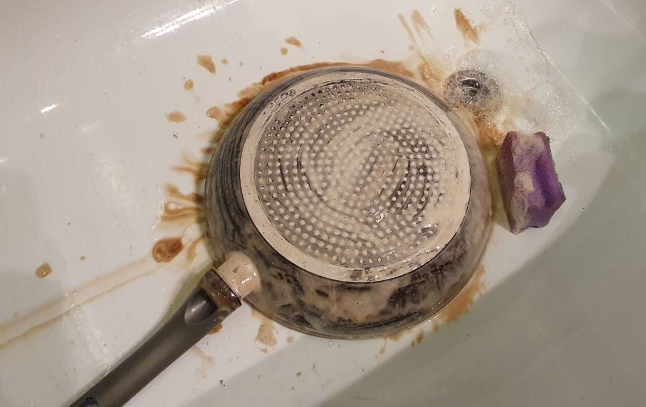 Як очистити сковорідку від нагару