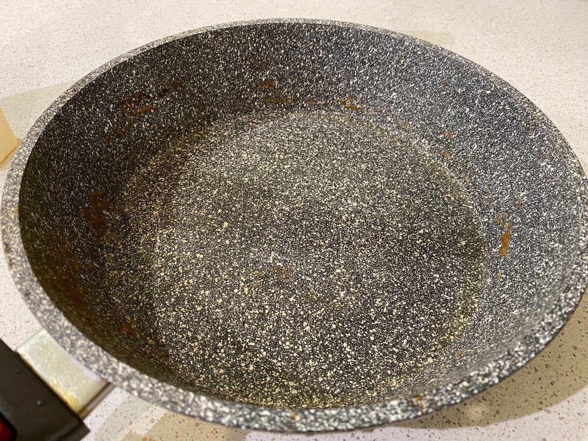 Експерти пояснили, як очистити сковорідку від нагару та жиру за лічені хвилини – корисні поради