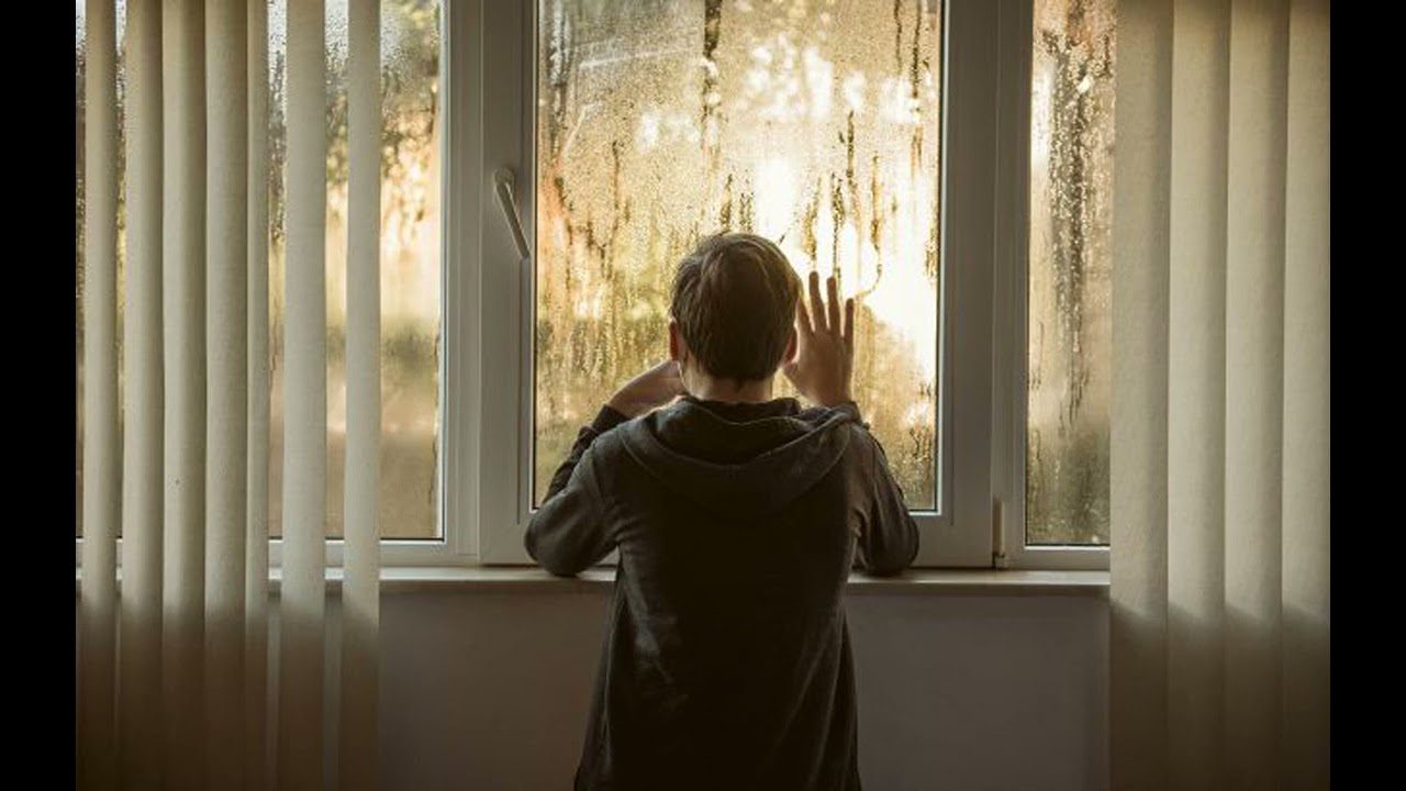 Досвідчені господині розповіли, як легко позбутися конденсату на вікнах