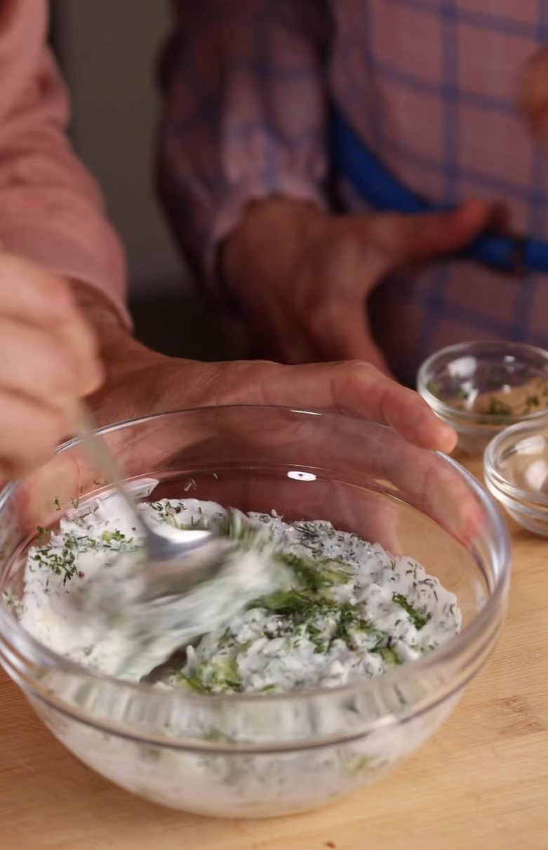 Ектор Хіменес-Браво і Надія Матвєєва показали приготування смачної страви