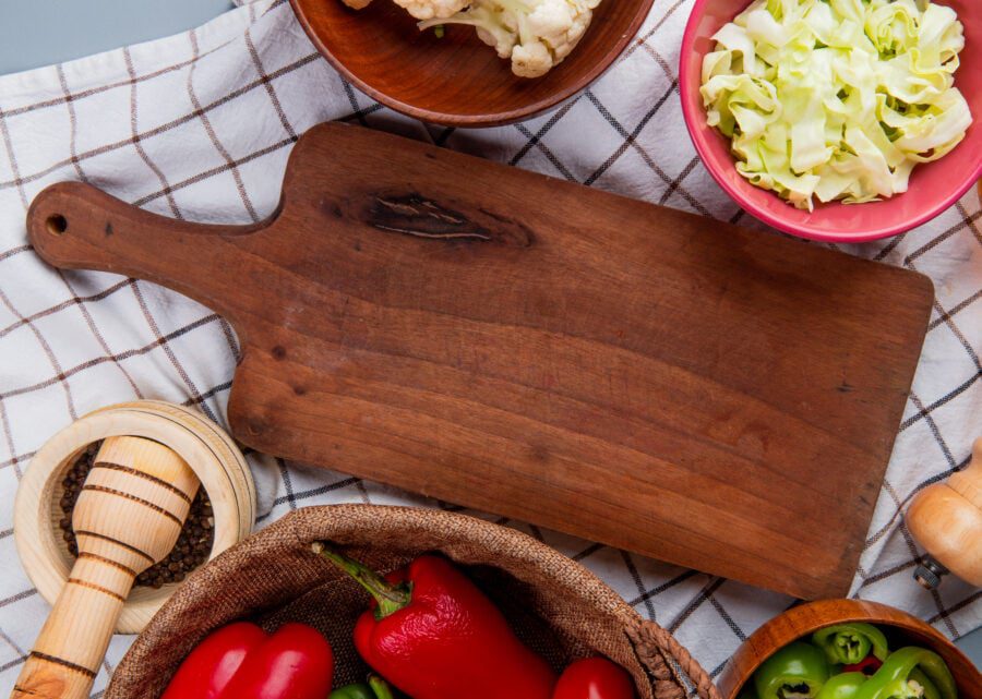 Господині поділилися способами, як оновити старі обробні дошки