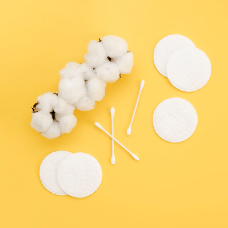 Експерти розповіли, навіщо розкладати ватні кульки під раковиною