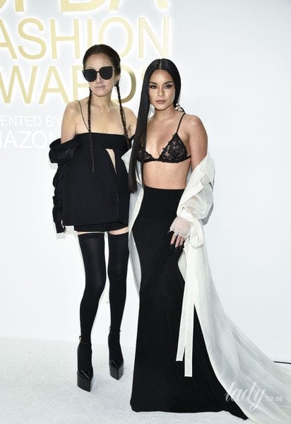 Вера Вонг та Ванесса Гадженс / © Associated Press