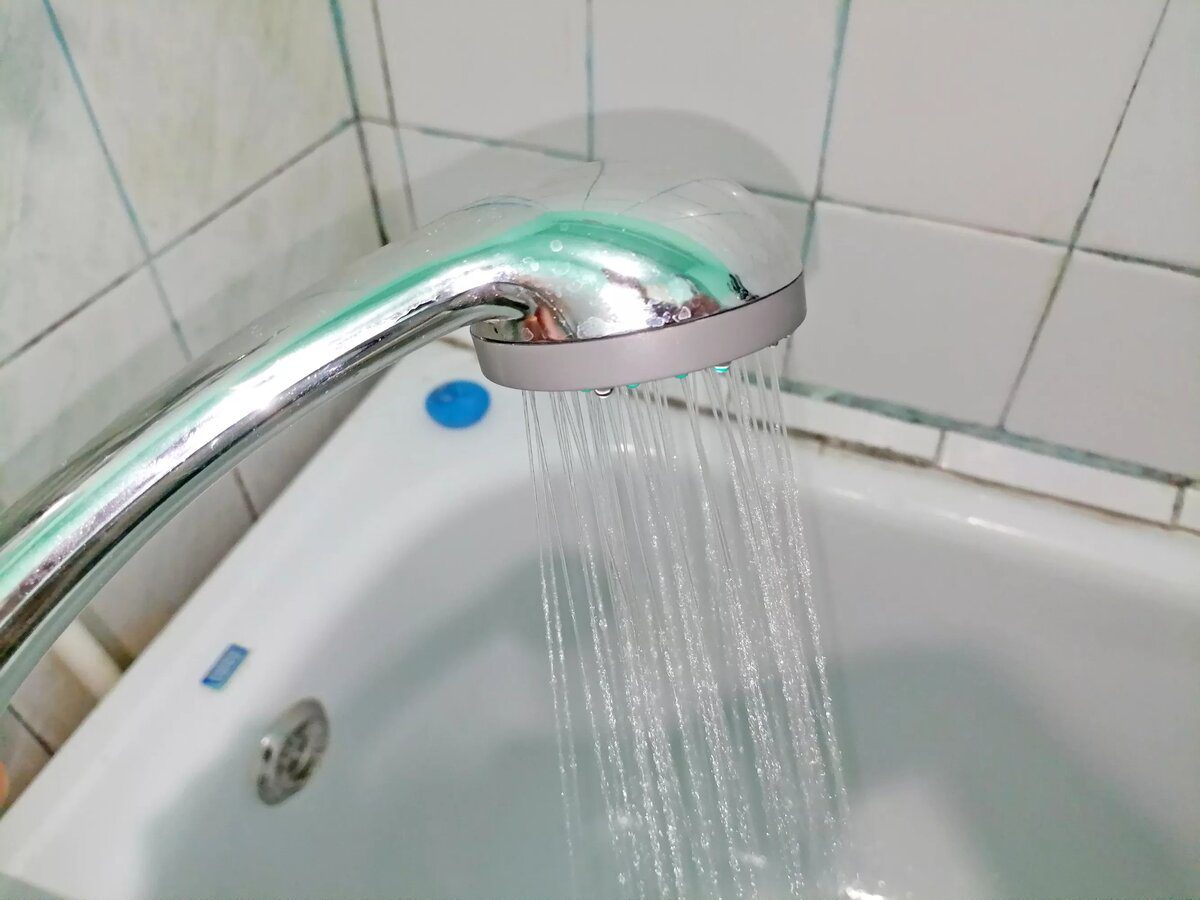 Експерти розповіли, як очистити ванну від нальоту за допомогою домашнього мийного засобу