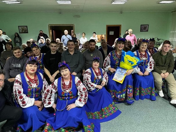 Гурт «Лісапетний батальйон» і захисники Украхни / © facebook.com/natalia.falion