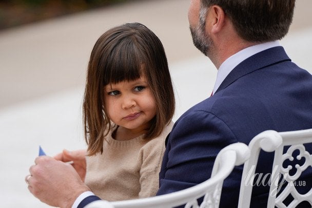 Джей Ді Венс із донькою / © Associated Press