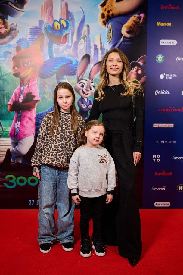 Олена Світлицька з дітьми/Фото Віталій Чумаченко