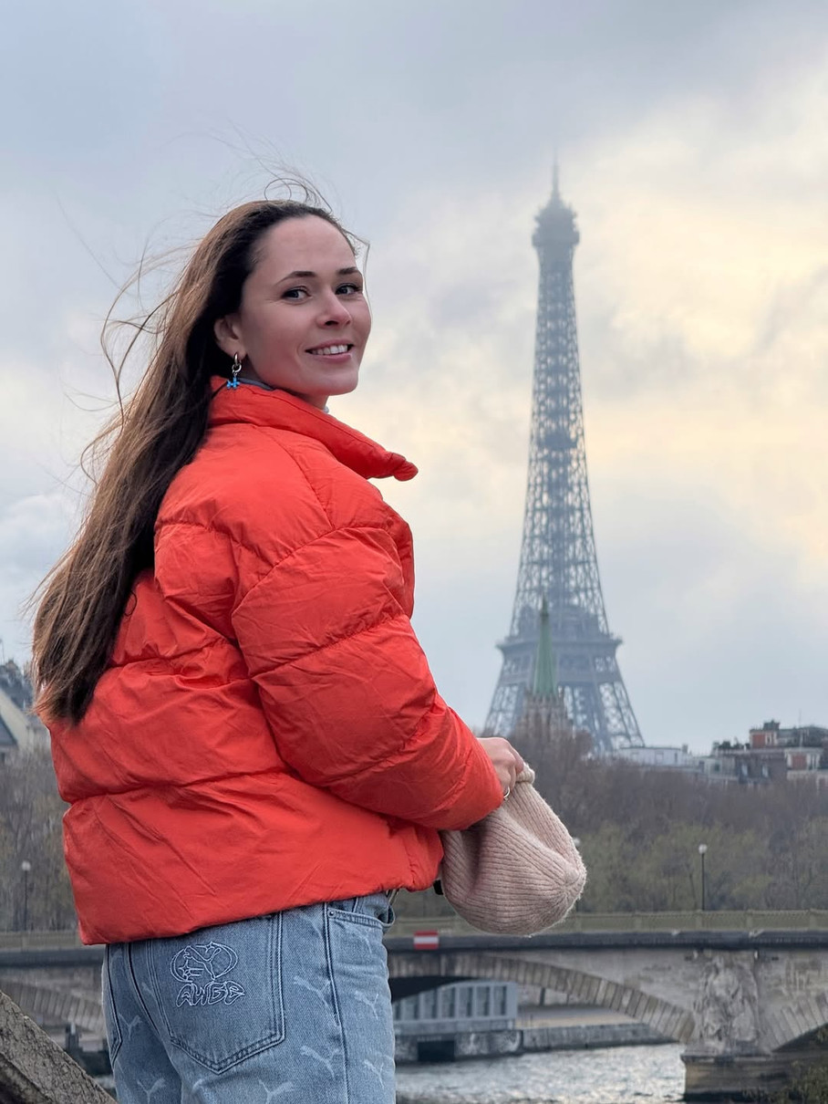 Юлія Саніна показала останній місяць осені у Парижі