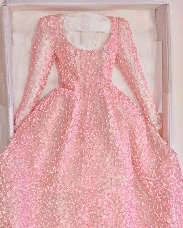 Сукня Givenchy / фото: instagram.com/givenchy