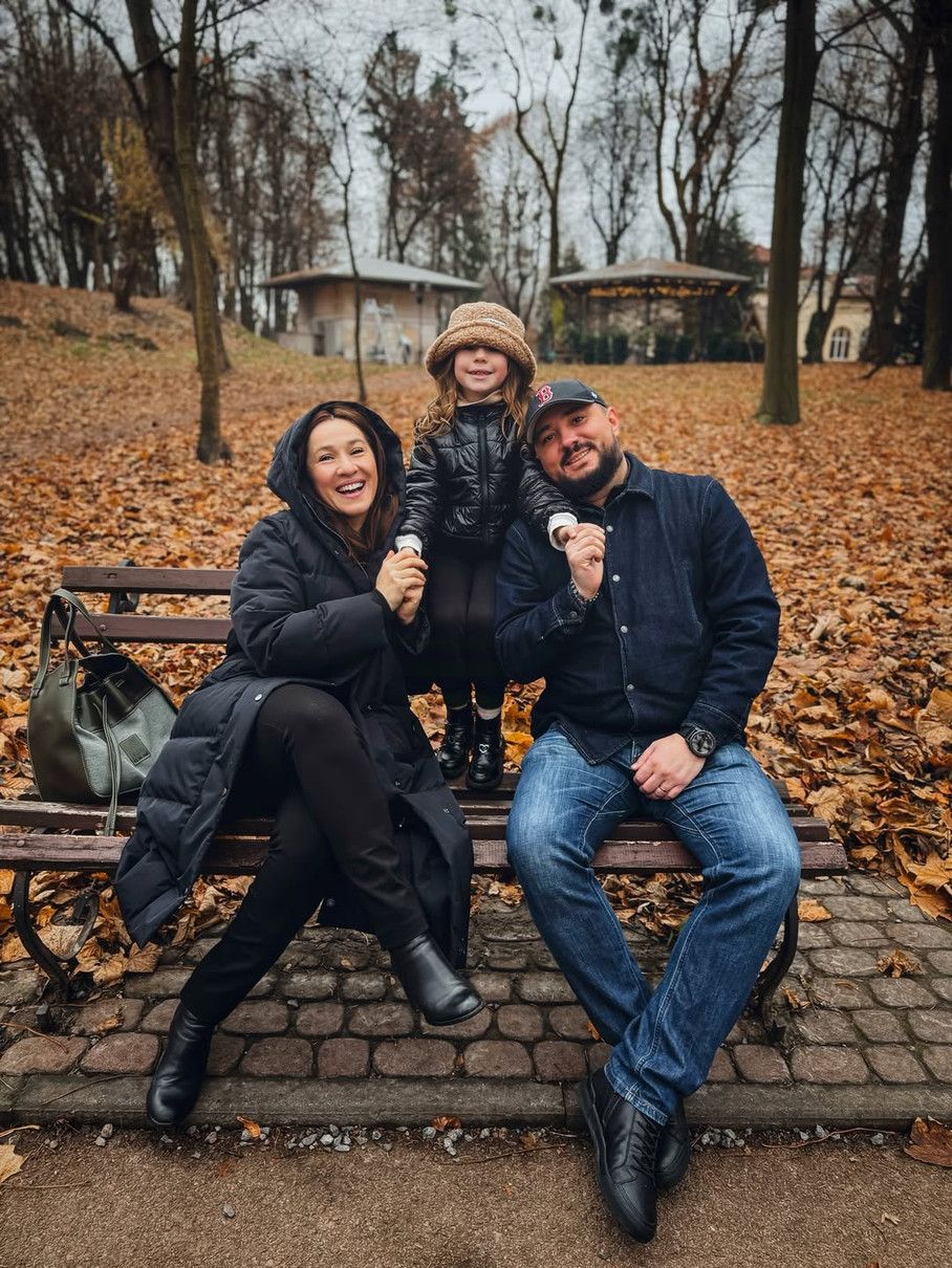 Наталка Карпа наробила фото з родиною