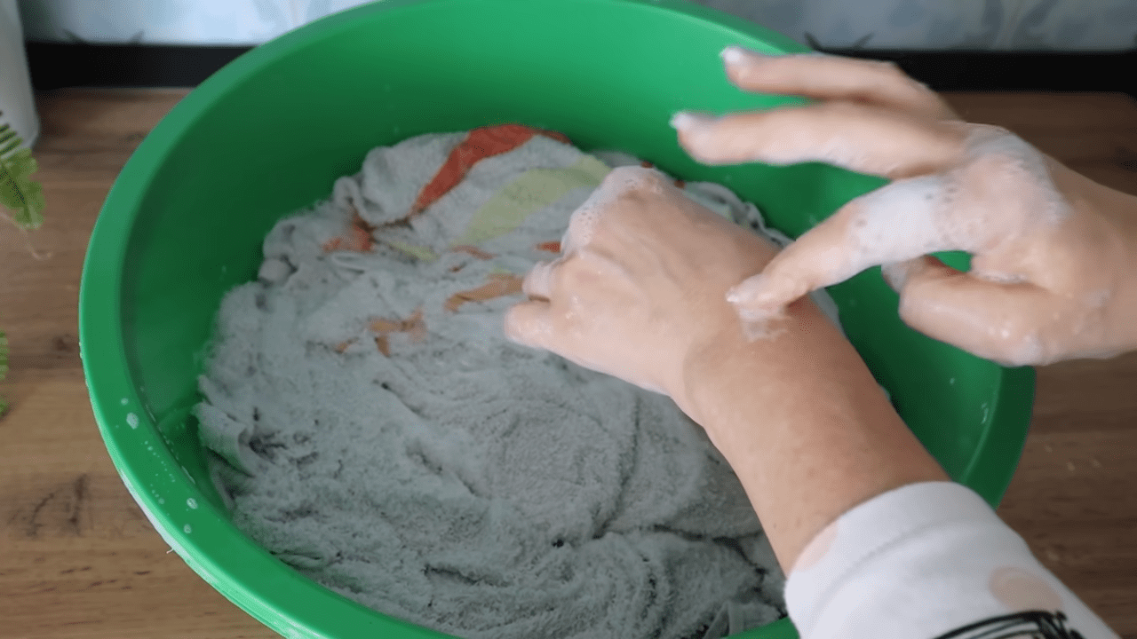 Експерти розповіли, як відбілити рушники та білизну