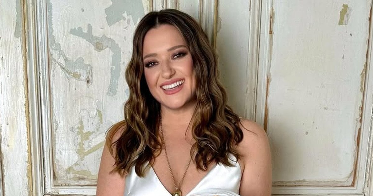 Могилевська на тлі чуток про шлюб засвітилася з весільною обручкою на підмізинному пальці