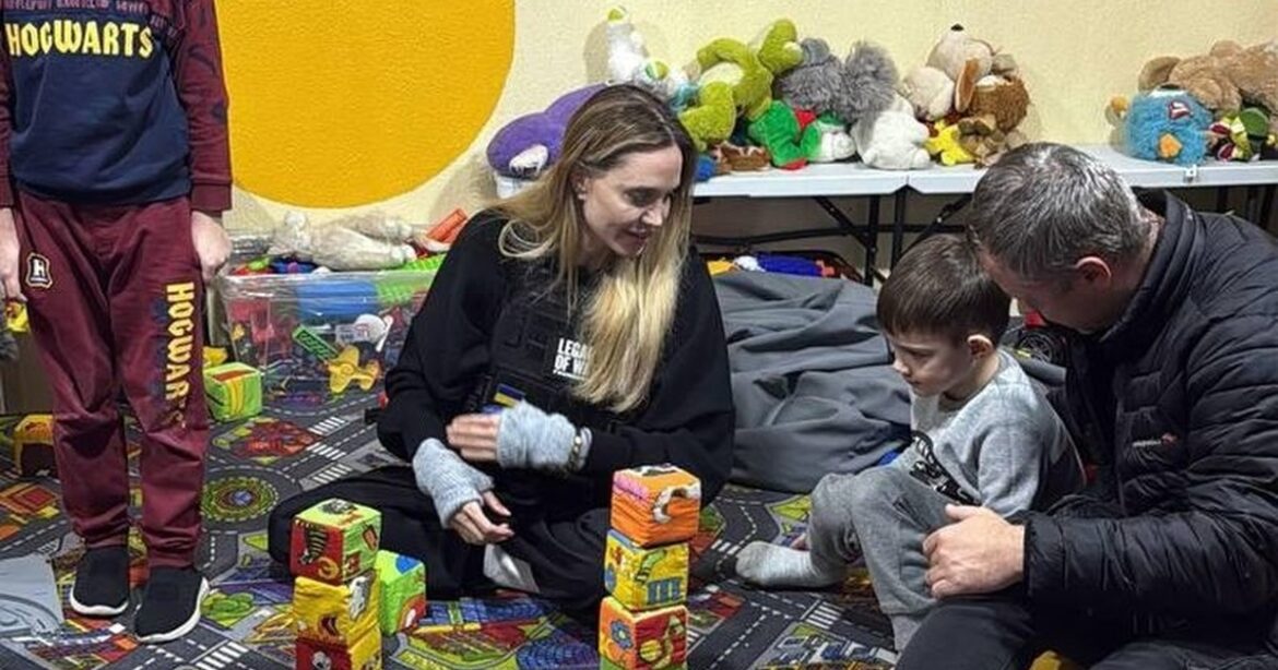 Анджеліна Джолі дала перший коментар про поїздку до Миколаєва та Херсона