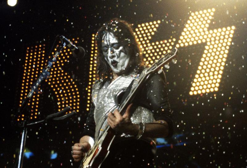 Розкрито причину смерті учасника гурту KISS Ейса Фрейлі