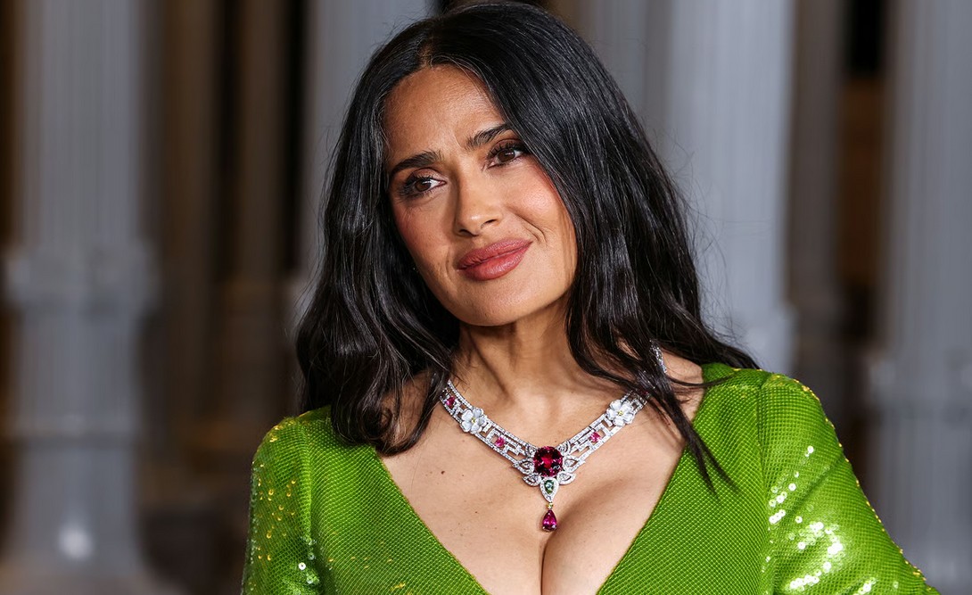 Колір свят — як ялинка Сальми Гаєк задала новий тренд 2026 року (фото)