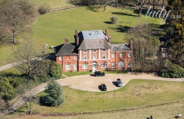 Будинок Forest Lodge у Віндзорі, куди переїхали Кейт і Вільям Уельські / © Getty Images