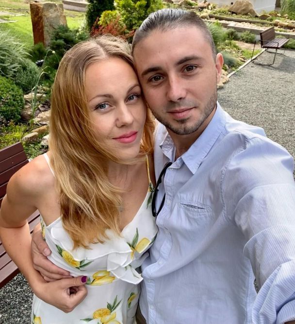 Олена та Тарас Тополі / © instagram.com/alyoshasinger