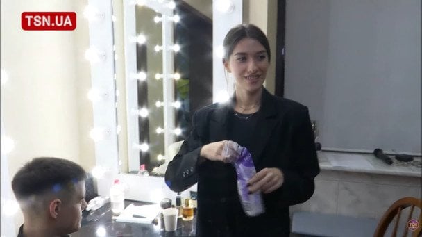 Дмитро Волканов із дівчиною / © скриншот з відео