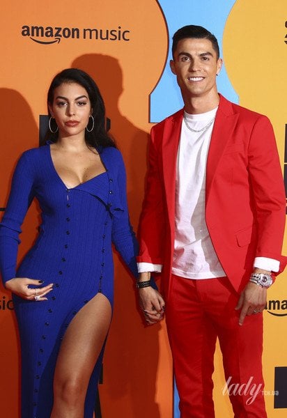 Джорджина Родрігес и Роналду на European MTV Awards / © Associated Press
