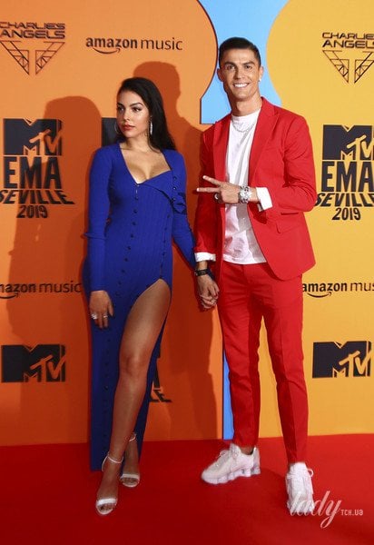 Джорджина Родрігес и Роналду на European MTV Awards / © Associated Press