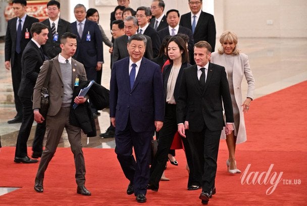 Емманюель і Бріжит Макрони / © Associated Press