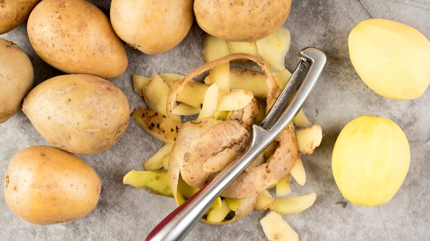 Експерти розповіли, чи можна закопувати в ґрунт рослинні рештки