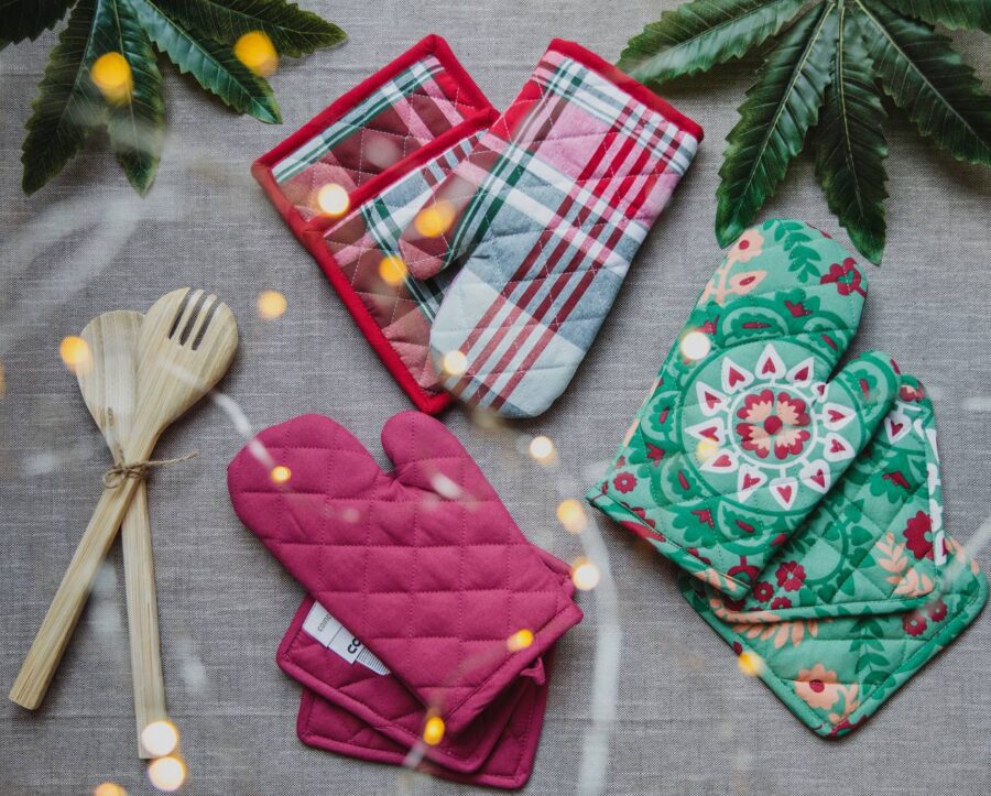 Господині розповіли, як відіпрати жирні кухонні прихватки Господині розповіли, як відіпрати жирні кухонні прихватки