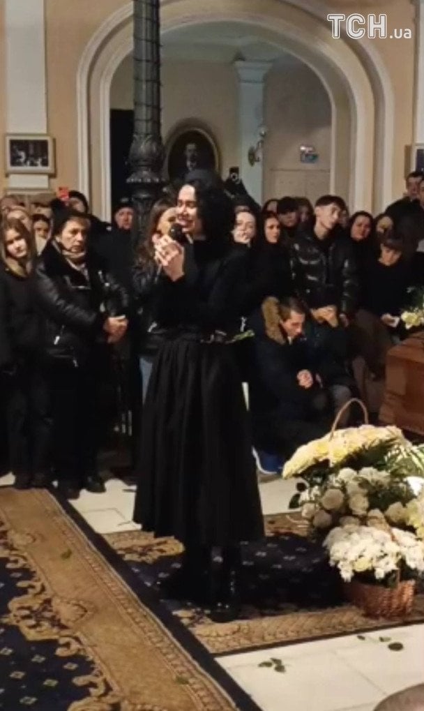 Прощання з ADAM у Києві — вдова / © ТСН