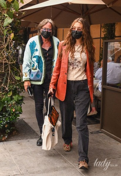 Белла Хадід з батьком / © Getty Images