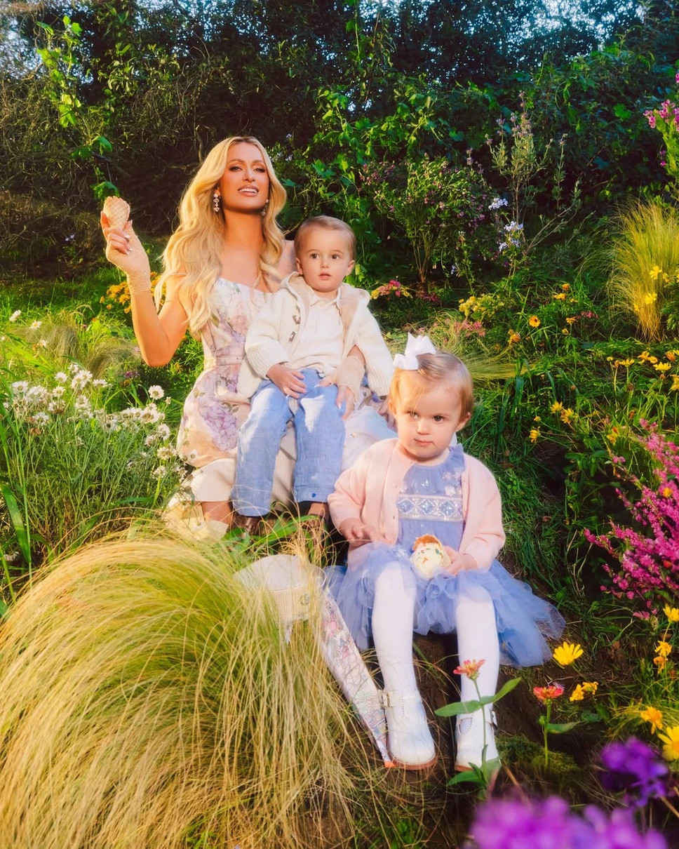 Періс Хілтон з дітьми