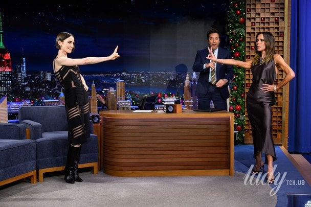 Лілі Коллінз і Вікторія Бекхем / © Getty Images