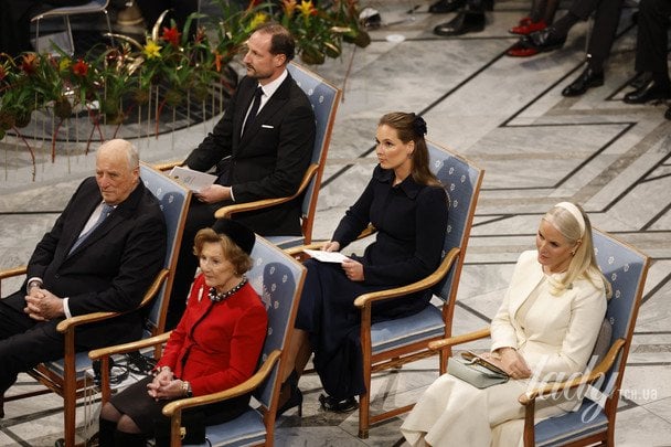 Король Гаральд V, королева Соня, кронпринц Гокон, принцеса Інгрід Олександра та кронпринцеса Метте-Маріт / © Getty Images