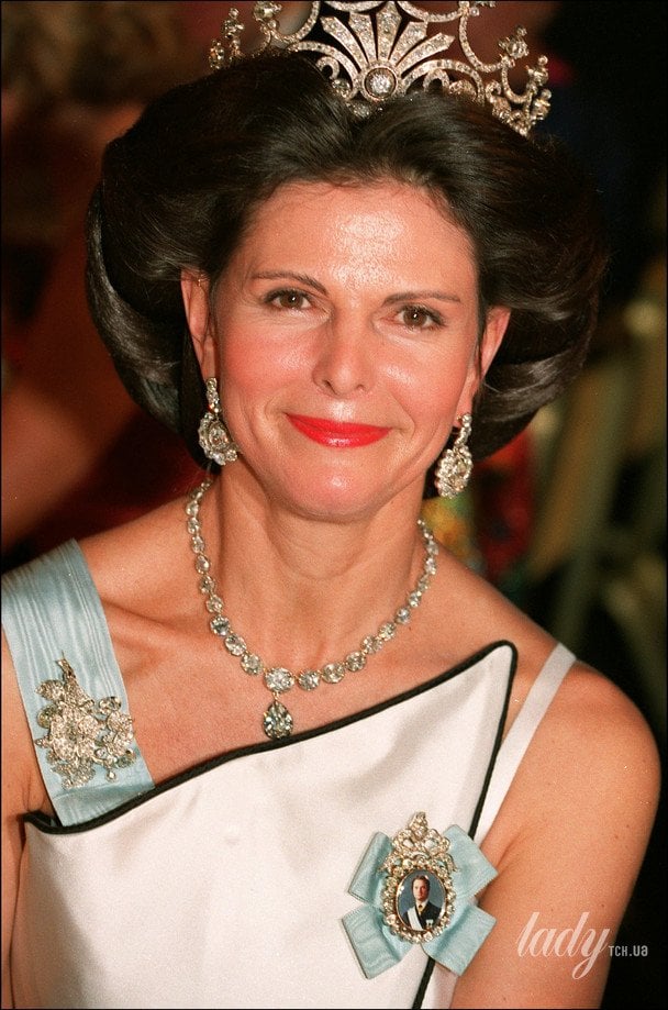 Королева Сільвія в цій сукні 1994 року / © Getty Images