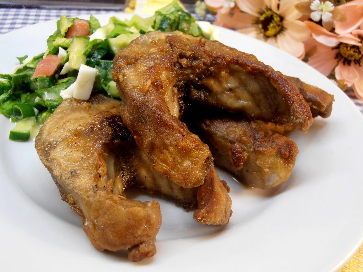 Експерти розповіли, як правильно смажити рибу, аби від неї не було неприємного аромату