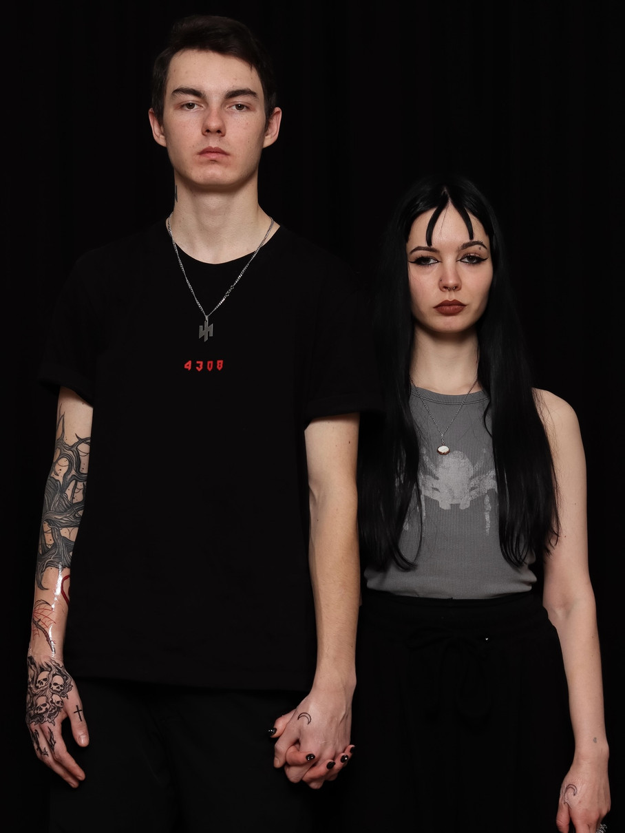 У коментарях реперка alyona alyona написала, що закохані навіть між собою схожі