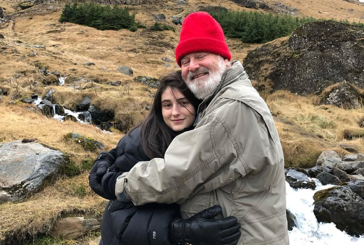 Роба Райнера разом з його дружиною знайшли вбитих у власному домі