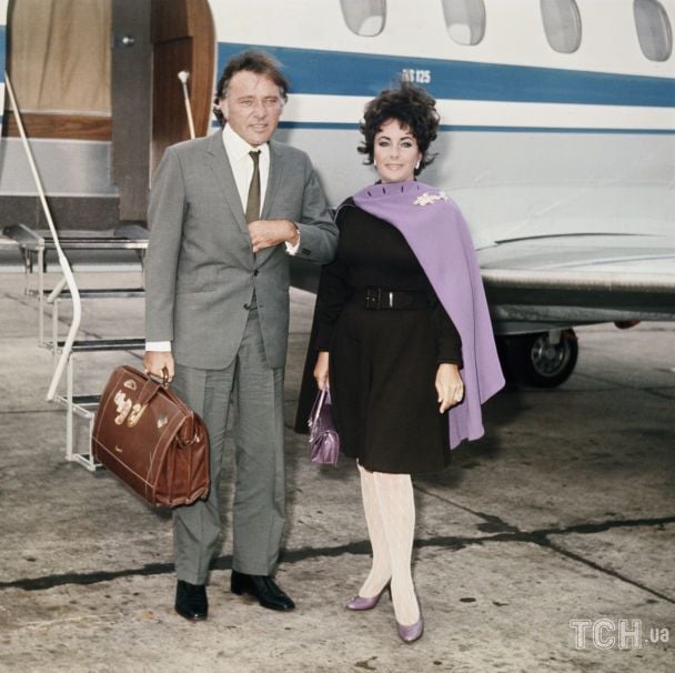 Елізабет Тейлор з брошкою на плечі / © Getty Images