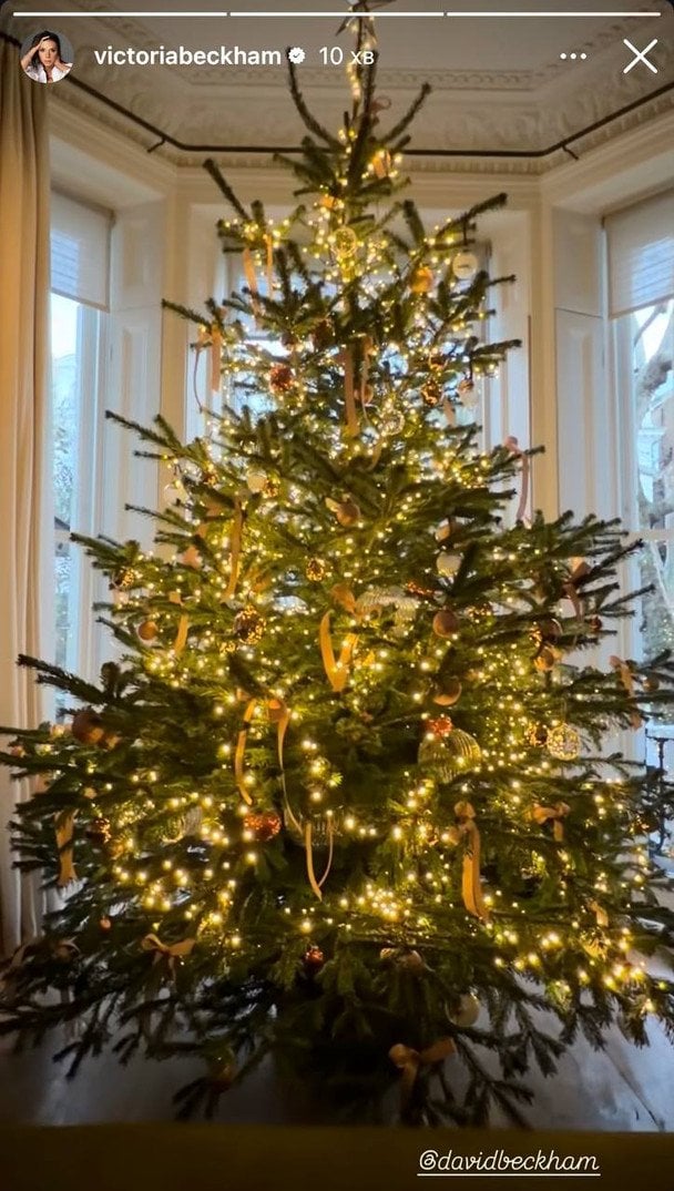 Ялинка Бекхемів / © Instagram Вікторії Бекхем