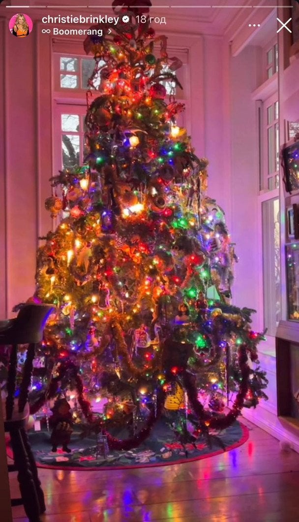 Ялинка Крісті Брінклі