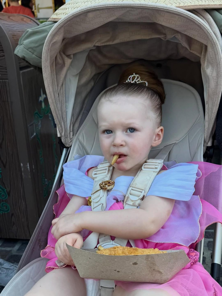 А ви бачите в дівчинці риси Болдуїна та Бейсінгер? 