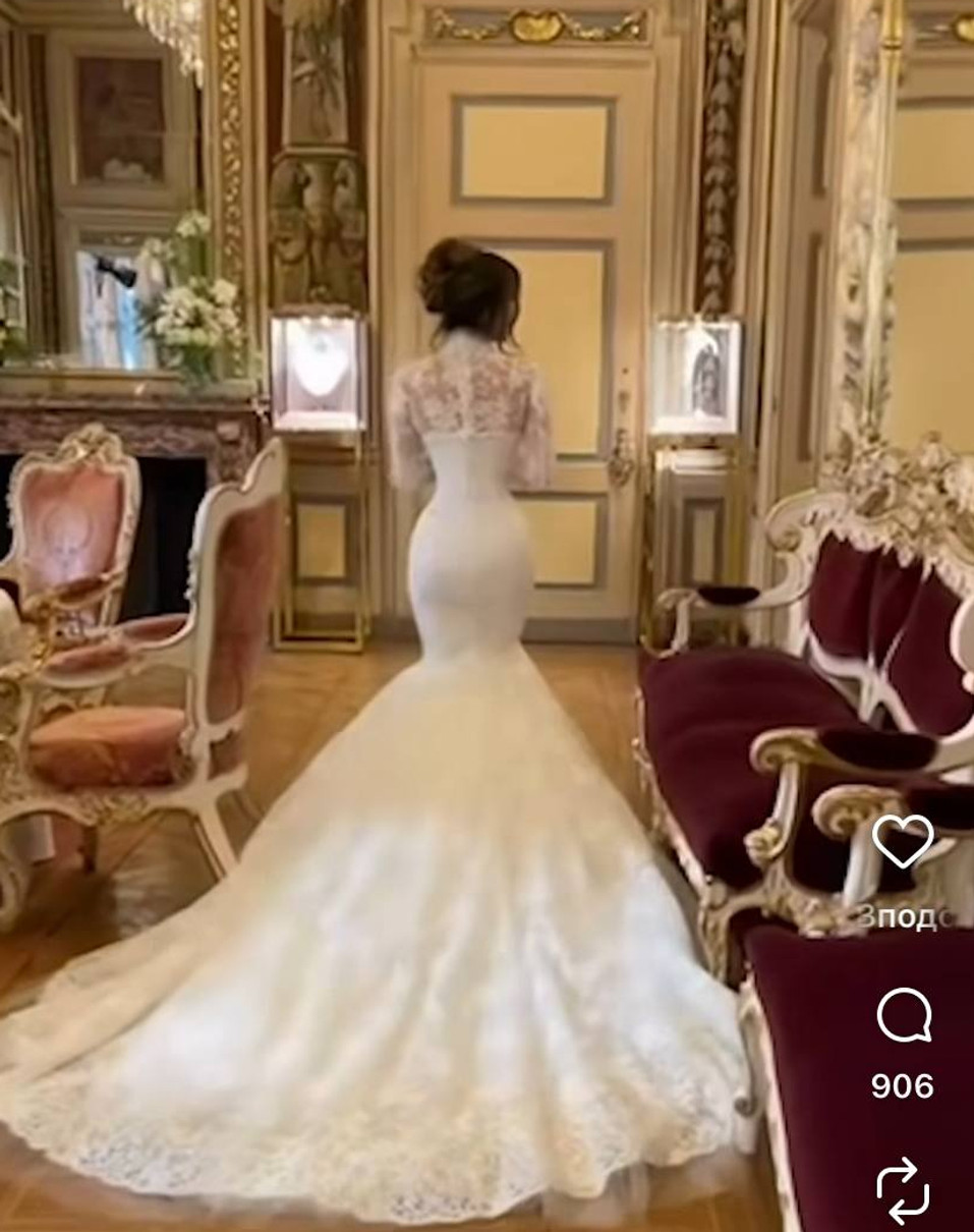 Лорен Санчес показала весільну сукню