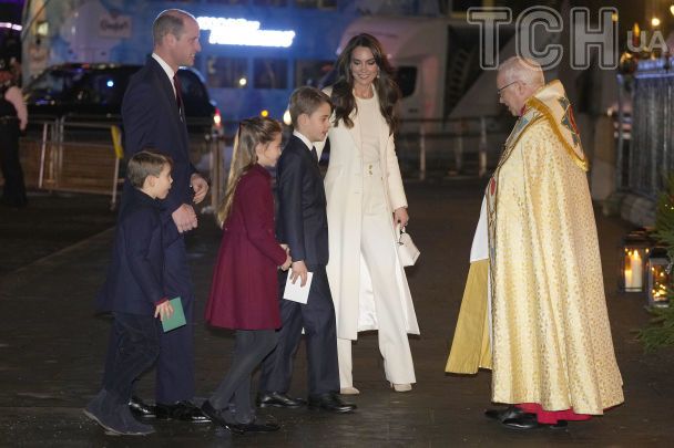 Принц Вільям і принцеса Кейт з дітьми / © Associated Press