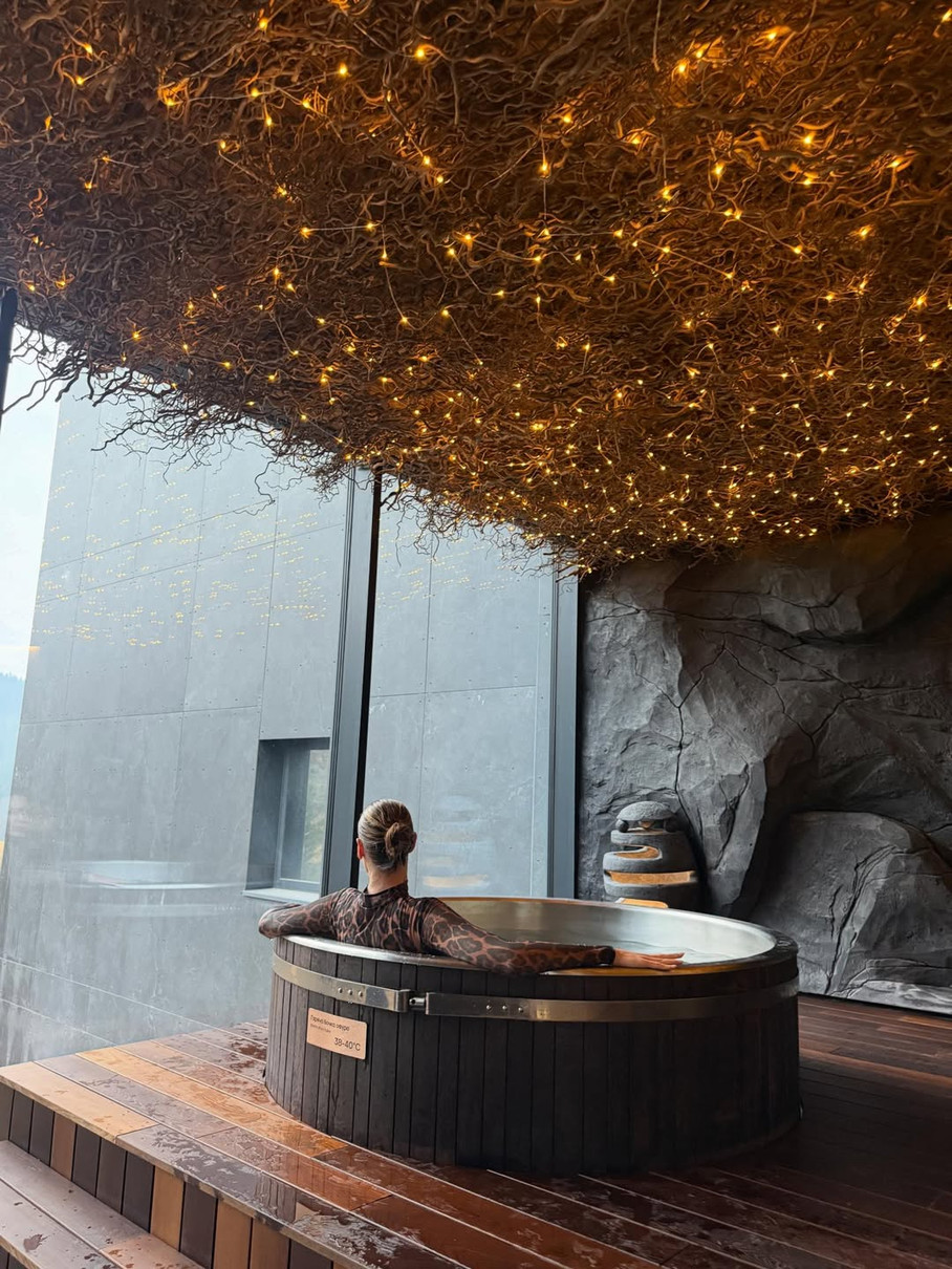 Леся Нікітюк у чані