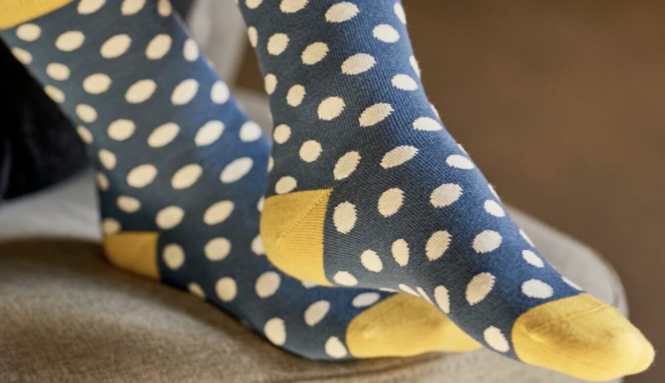 Господині розповіли, що покласти в шкарпетки, щоб ноги були теплими й сухими