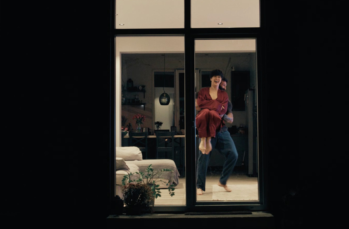 Lida Lee і Даніель Салем побавилися в своєму романтичному кліпі