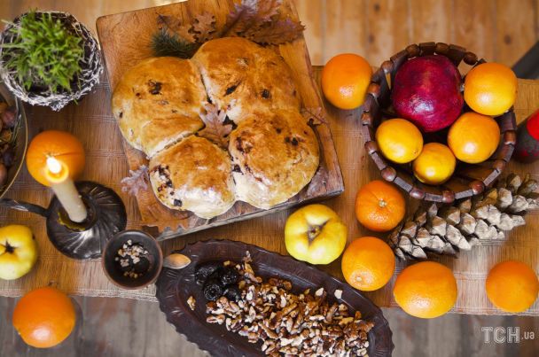 Святковий стіл / © Credits