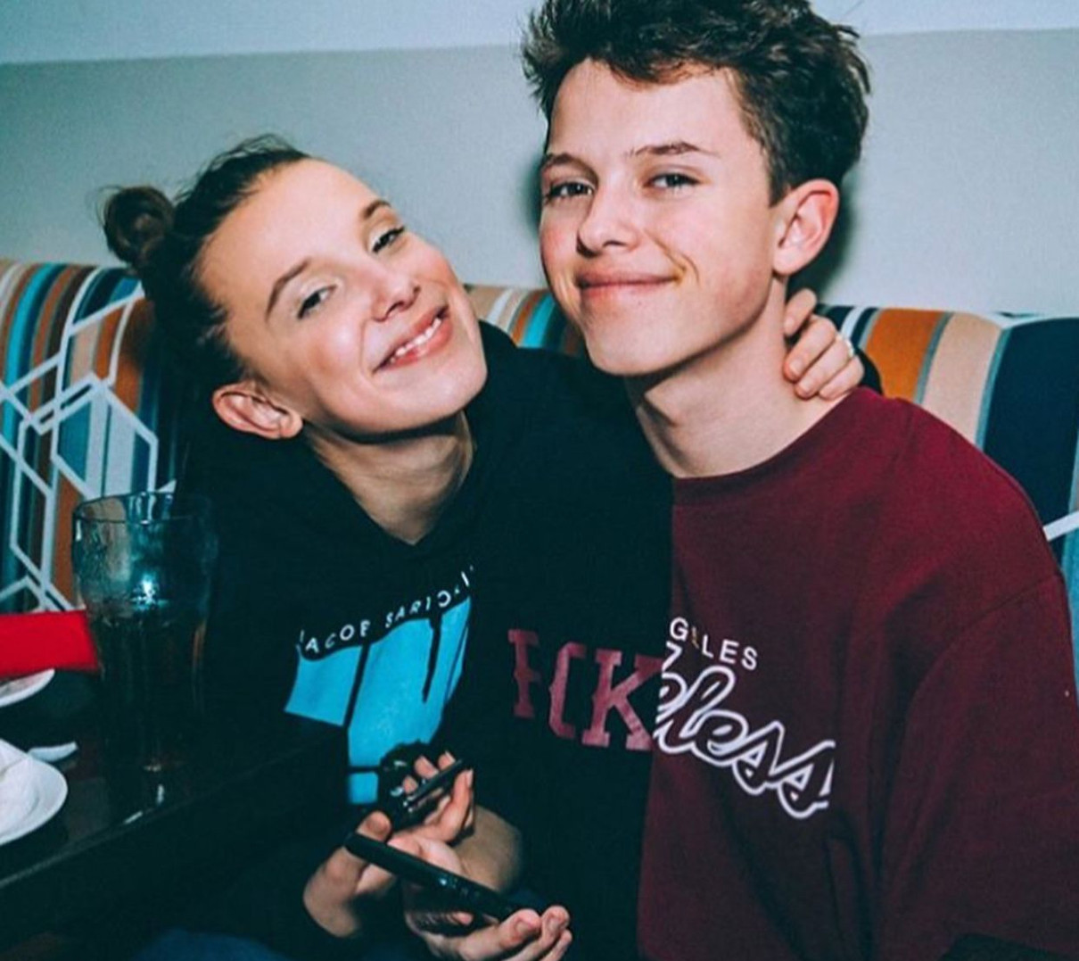 Міллі Боббі Браун і Джейкоб Сарторіус