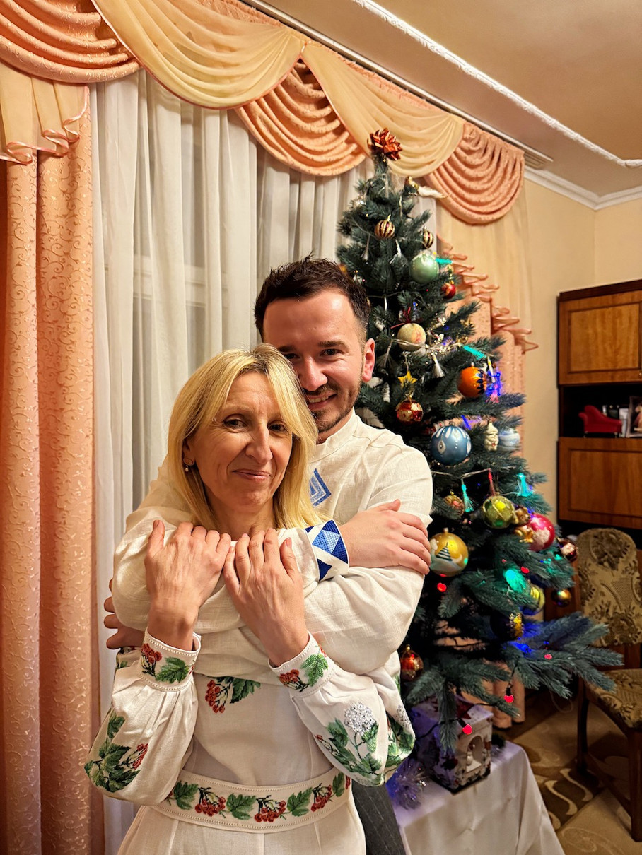 Андрій Черепущак із мамою